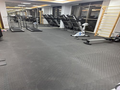 ارضيات نادي فوم