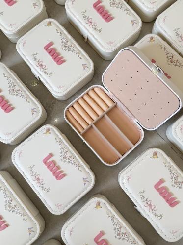 حقيبة مجوهرات حجم كبير