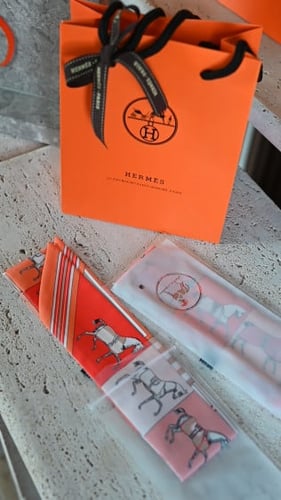 10 قطع سكارف