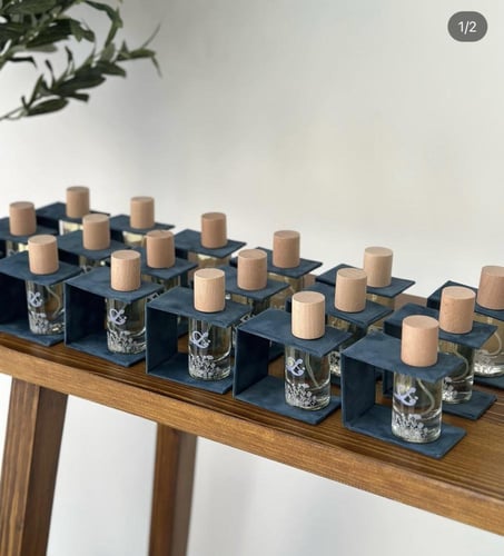 عطر 30 مل بغطاء مخمل جميع الالوان