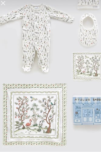 لبس أطفال كامل يحتوب على 5 قطع ماركة Atelier Babbi...