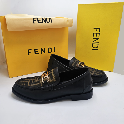 رسمي FENDI