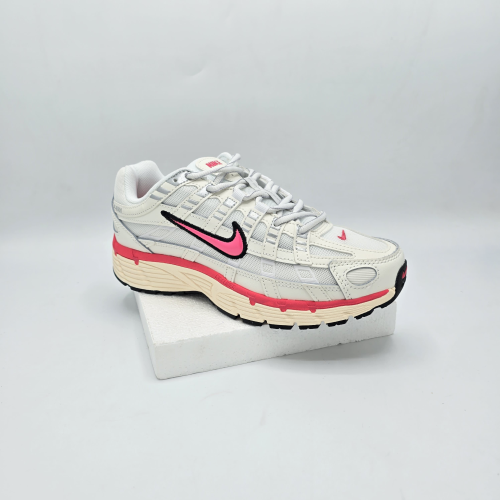 NIKE - P-6000