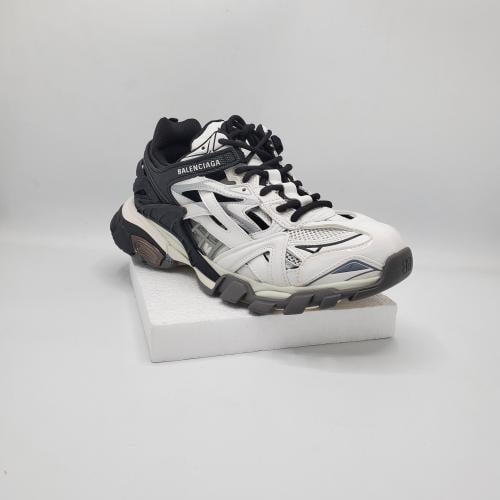 بلنسياقا-Balenciaga