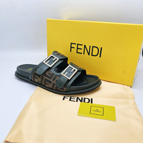 صنادل FENDI