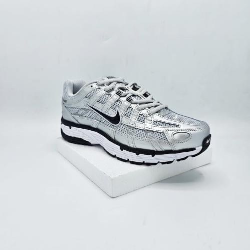 NIKE - P-6000