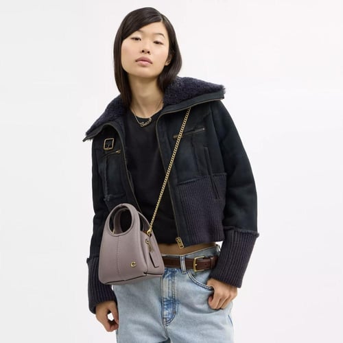 لانا 19 كوتش - COACH