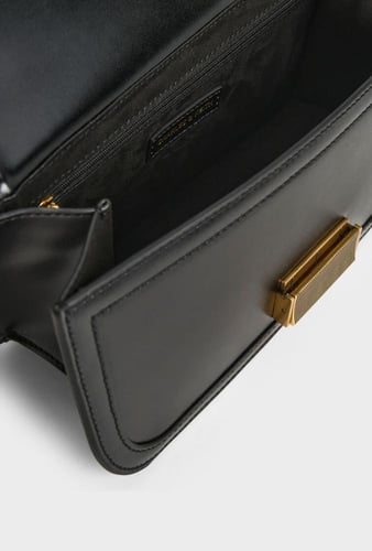 تشارلز اند كيث - Charles & Keith