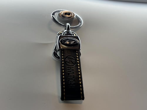 ميدالية هونداي جلد (تطريز)