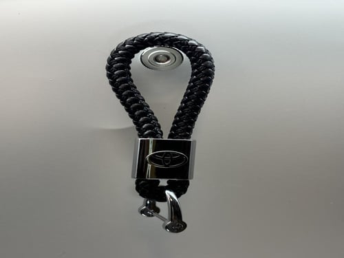 ميدالية تويوتا قماش (اسوارة)