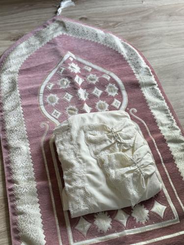 طقم الفخامة وردي