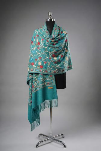 Wool shawl with embroidery (green)