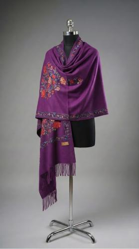 Kashmir shawl with embroidery (purple)