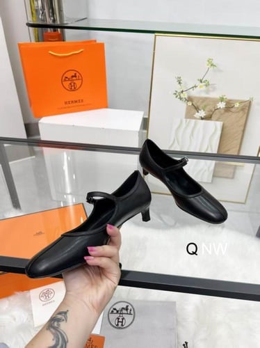 ايرميز كعب عالي أسود راقي