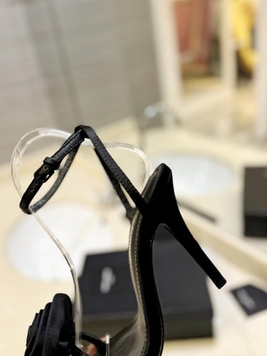 سان لوران كعب عالي اسود أنيق