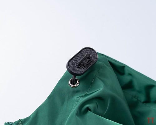 جاكيت برادا اخضر