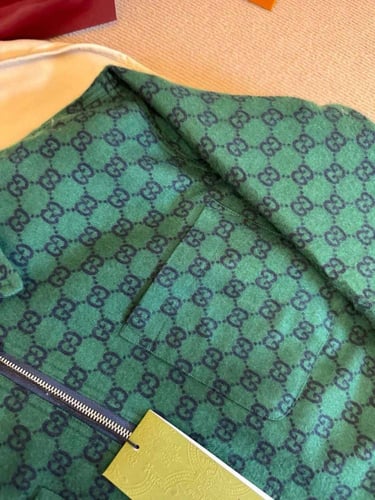 جاكيت غوتشي أخضر