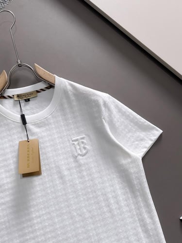 تي شيرت بالنسياغا ابيض مميز