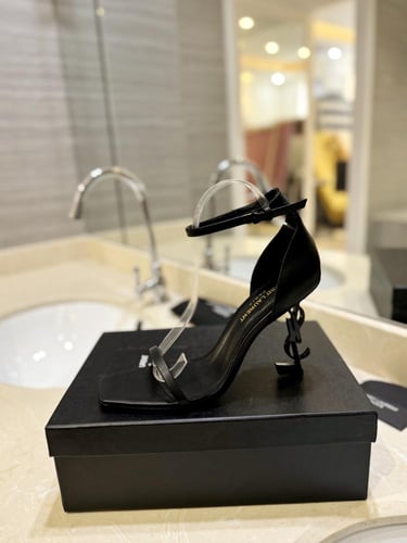 سان لوران كعب عالي اسود ترندي