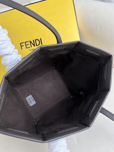 شنطة فيندي 'اوريقامي' بني