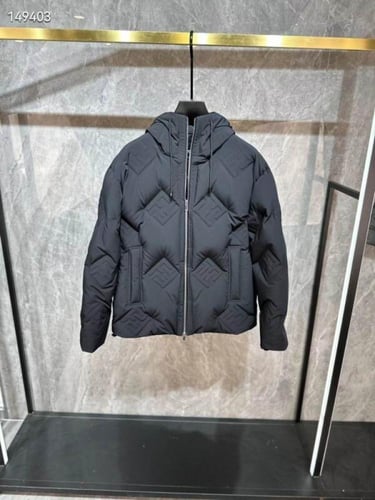 جاكيت فيندي أسود