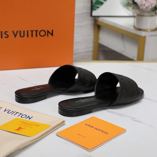 لويس فيتون صندل اسود