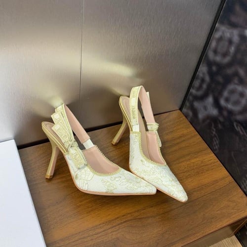 ديور كعب عالي ابيض مع جولد