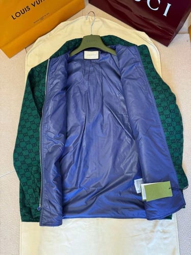 جاكيت غوتشي أخضر