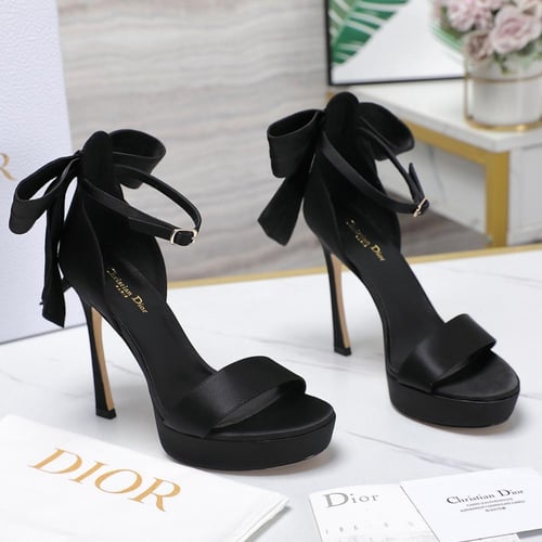 ديور كعب عالي اسود