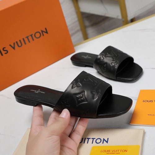 لويس فيتون صندل اسود