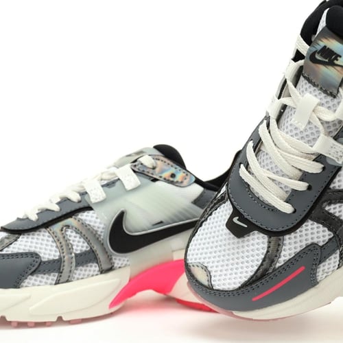 نايكي ڤي تو كي رمادي و ابيض