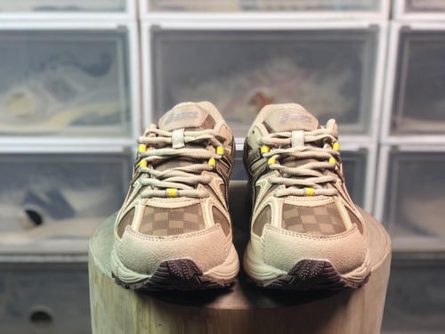 سنيكر ايسكس جيل فلكس 4 بني