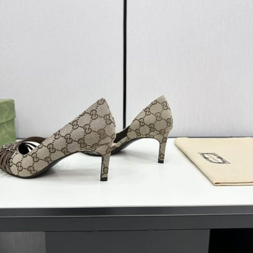 قوتشي كعب عالي بني