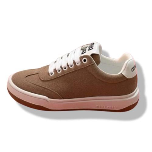 ميو ميو بني