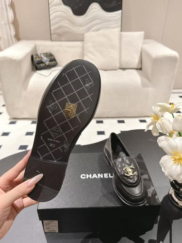 شوز لوفر اسود من تشانيل