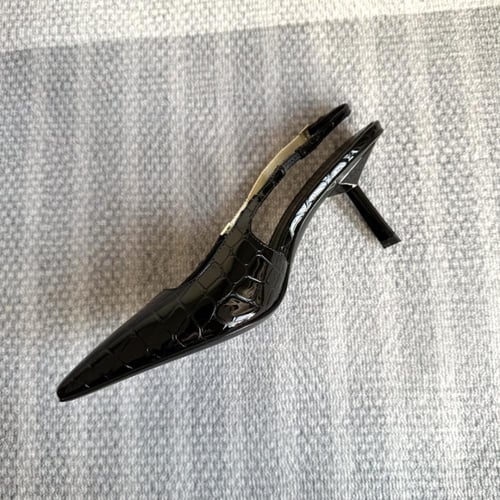 سان لوران كعب عالي أسود فخم و أنيق