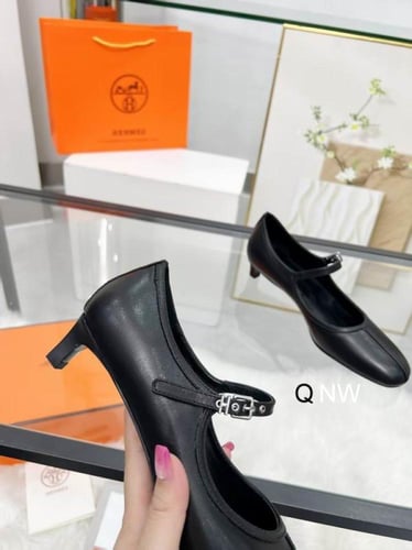 ايرميز كعب عالي أسود راقي