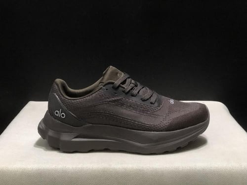 سنيكر ألو يوقا بني