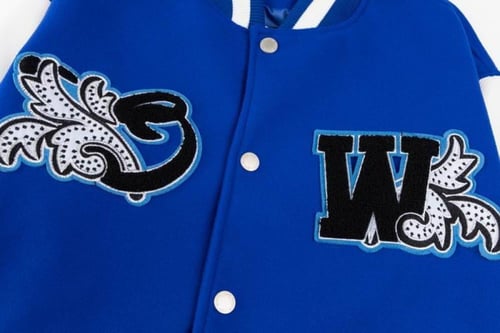 جاكيت اوف وايت ازرق ابيض بتصميم رشيق