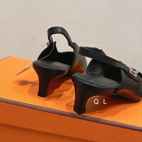 ايرميز كعب عالي أسود فخم