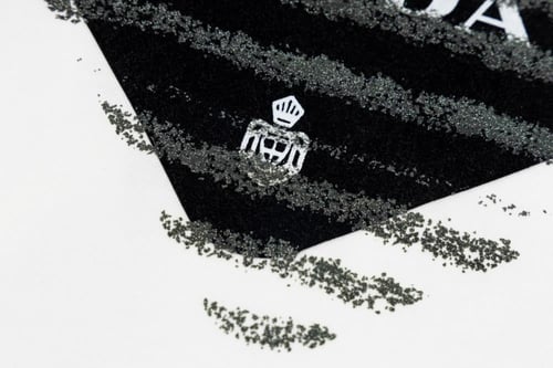 تي شيرت برادا ابيض كلاسيك