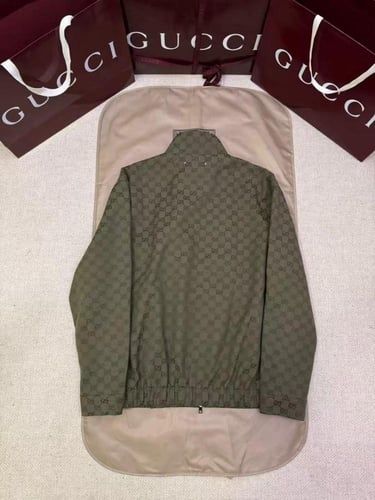 جاكيت غوتشي زيتي