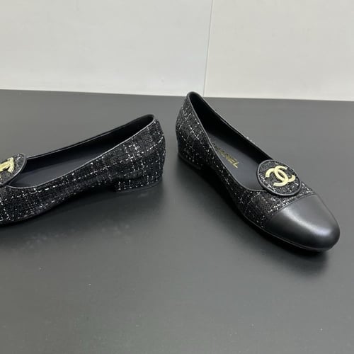 فلات شانيل أسود فخم