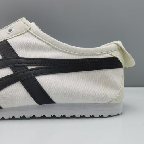 سنيكر اونيتسوكا تايغر ابيض و اسود