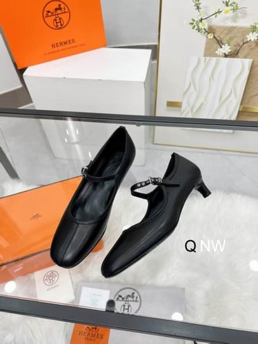 ايرميز كعب عالي أسود راقي