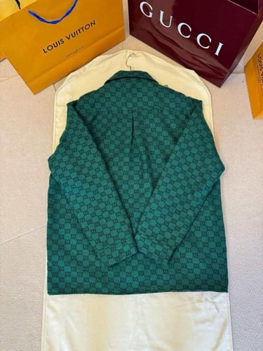 جاكيت غوتشي أخضر