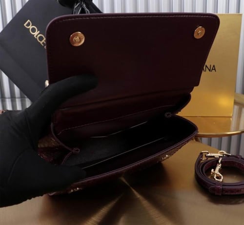 شنطة دي اند جي عنابي