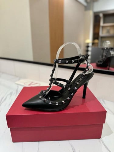 كعب فالنتينو اسود فاخر