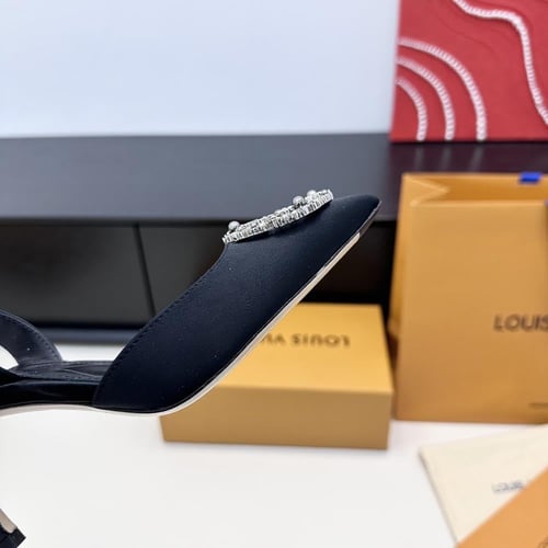 لويس فيتون كعب عالي أسود عصري