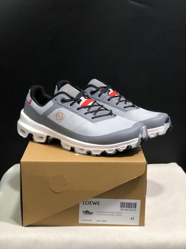 اون رانينغ لويفي رمادي